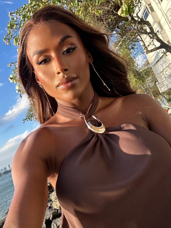 Alessandra Campbell 100