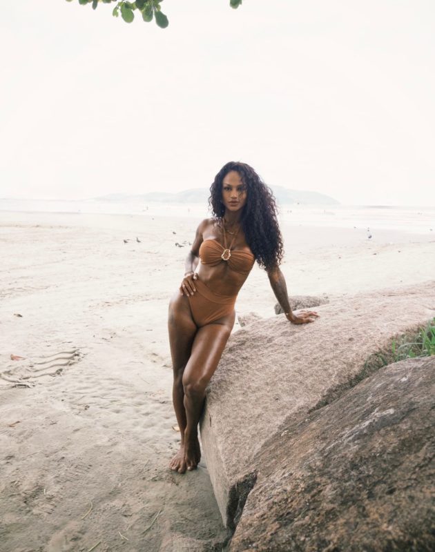 Giovana Cavalcanti 45