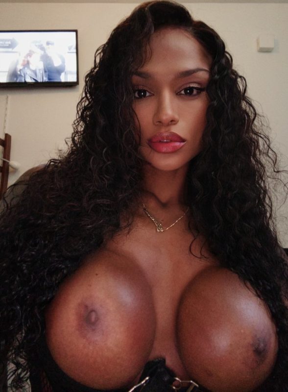 Giovana Cavalcanti 42