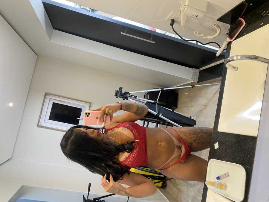 Bruna Bonequinha