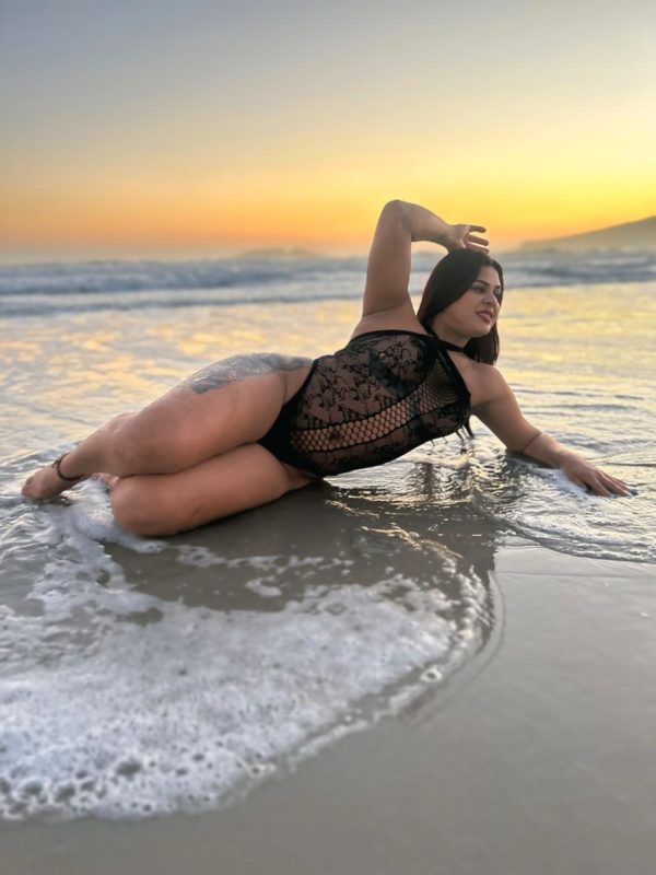 Julia Calizario