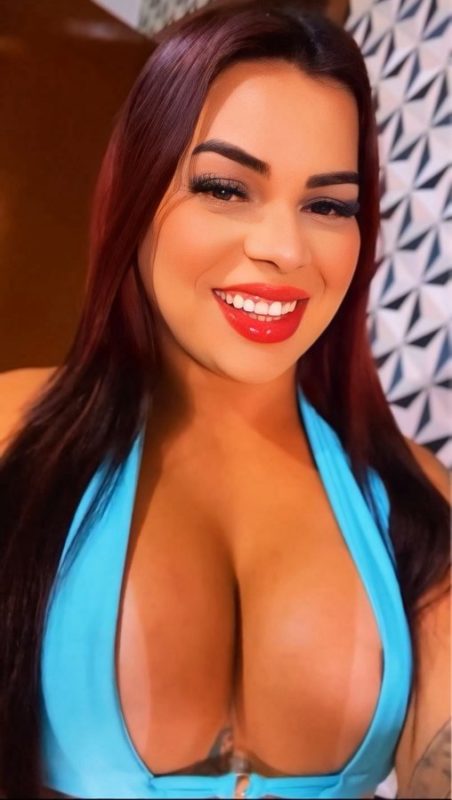 Julia Calizario 37