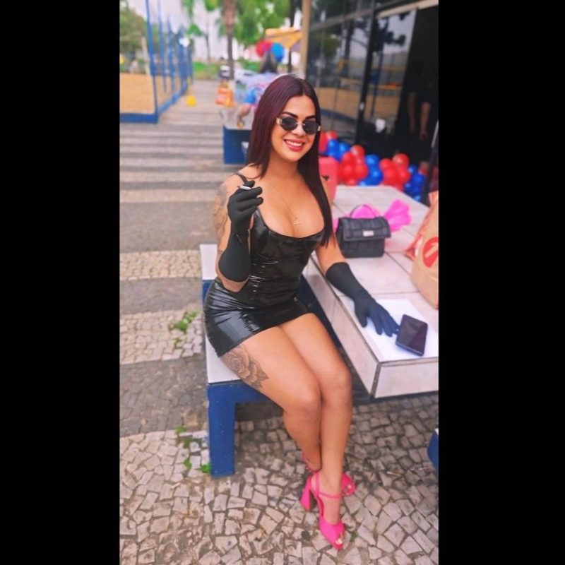 Julia Calizario 35