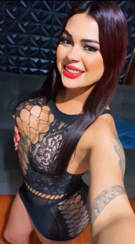 Julia Calizario 33