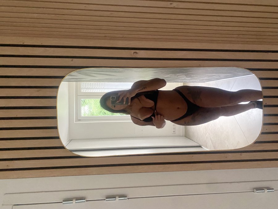 Jade Hottman 20