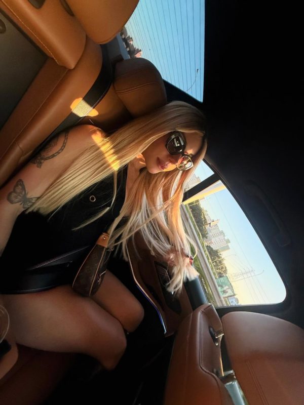 Mirela Aciolli 32