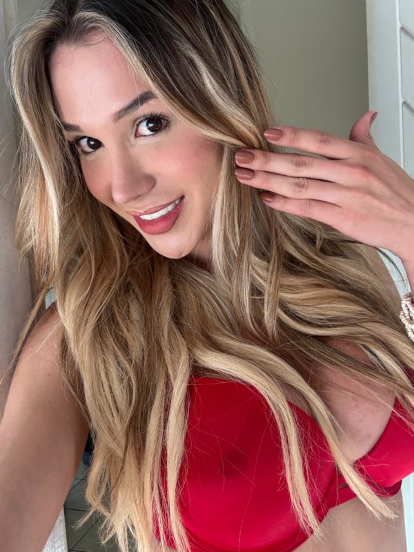 Lara Lopes 22