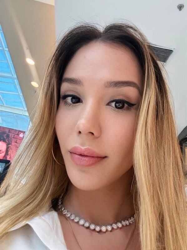 Lara Lopes 32