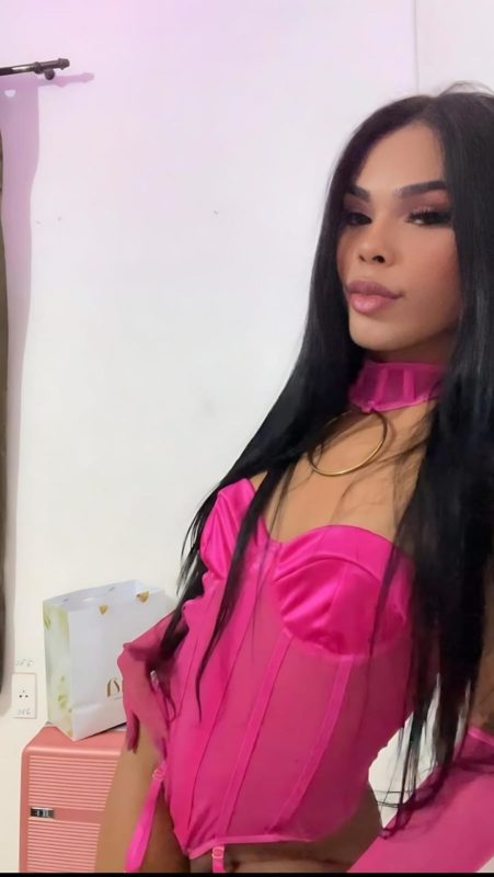 Victoria Costa 6