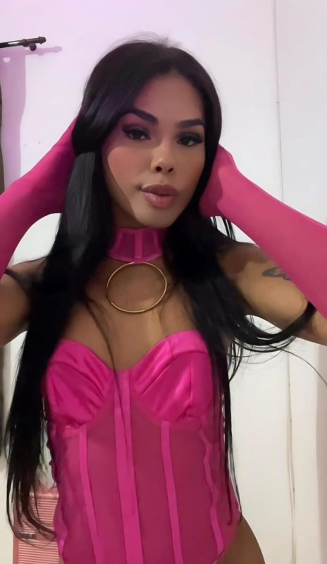 Victoria Costa 8