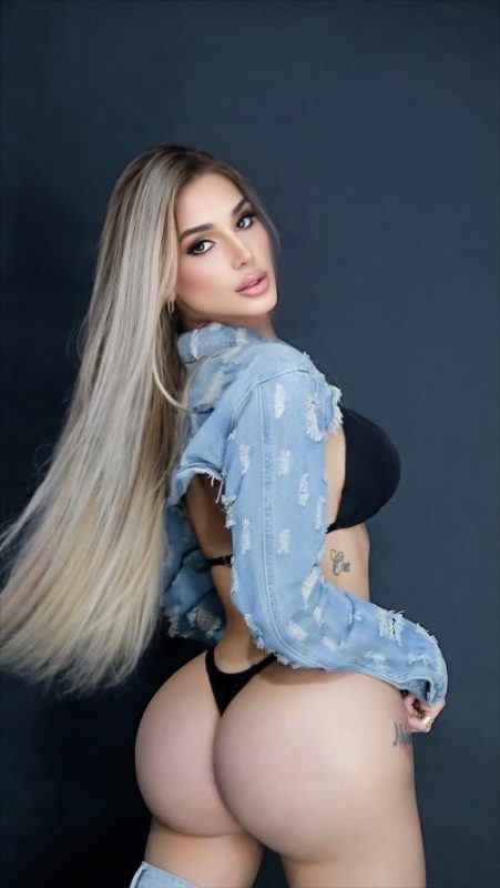 Ariella Dantas 23
