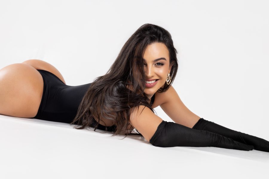 Lara Lasmar 12