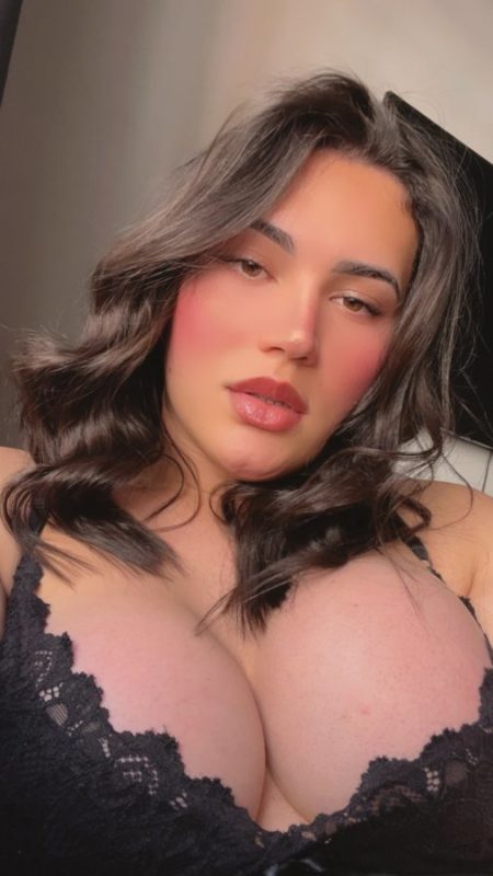 Camila Luzzon 18