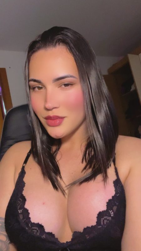 Camila Luzzon 31