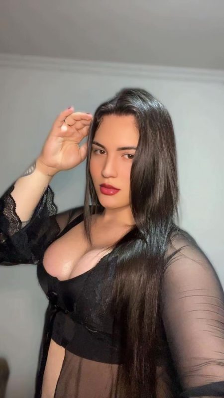 Camila Luzzon 49