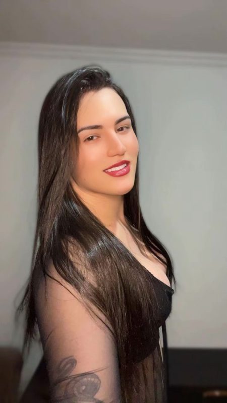 Camila Luzzon 33