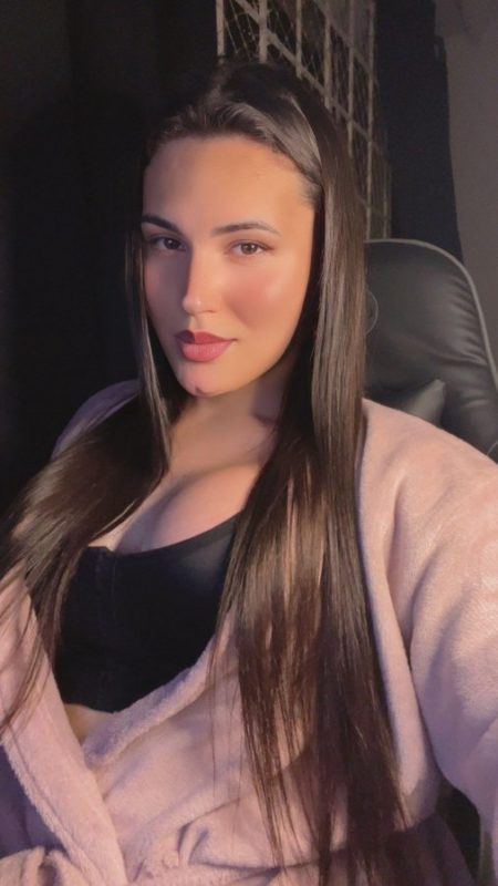 Camila Luzzon 43