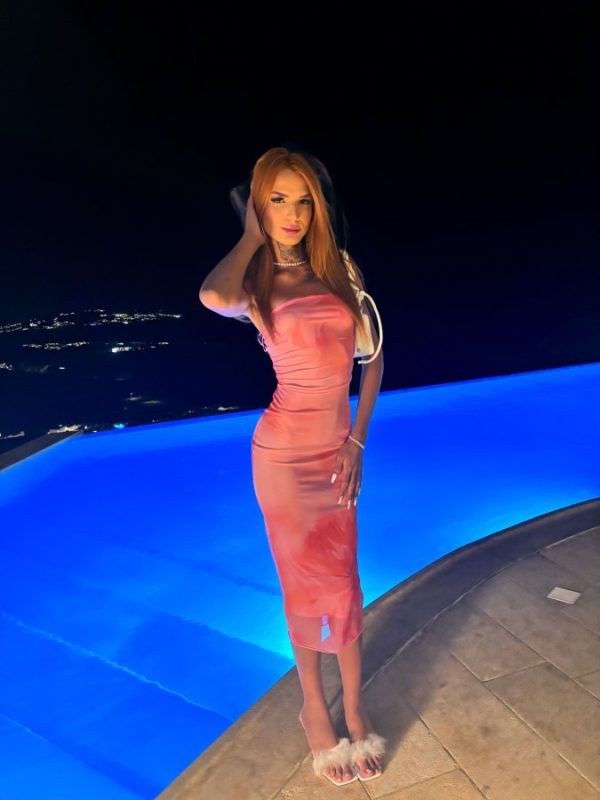 Julia Motta 21
