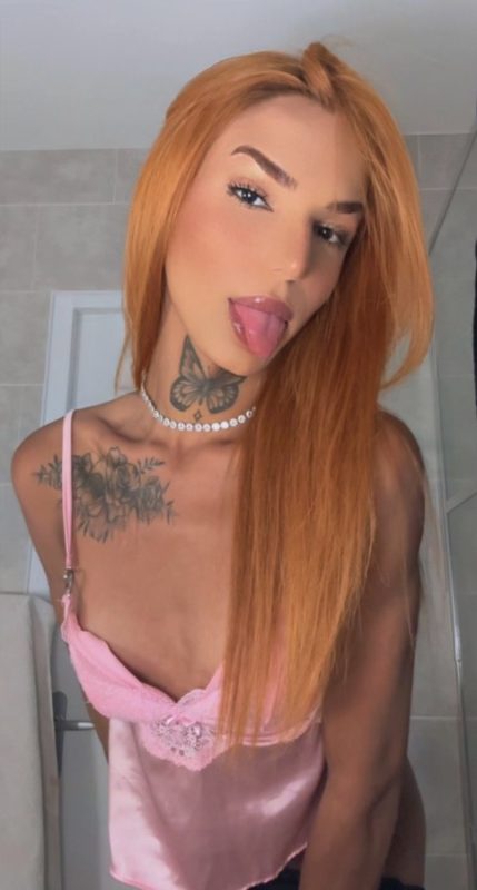 Julia Motta 16