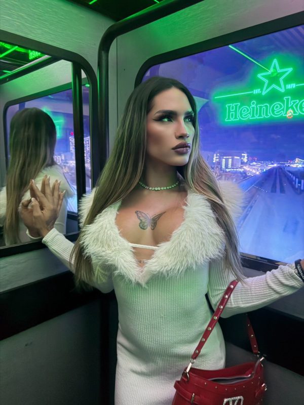 Ísis Valverde 25
