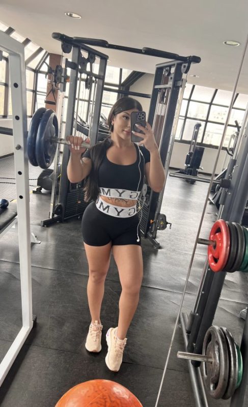Isa Buenno 42