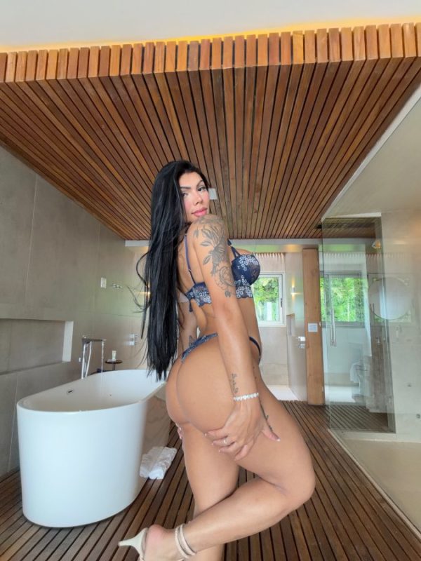 Vivian Santinni 25