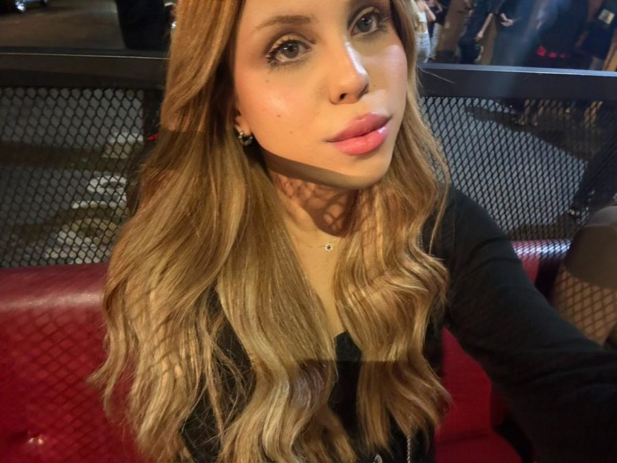 Isabela Ferrer 23