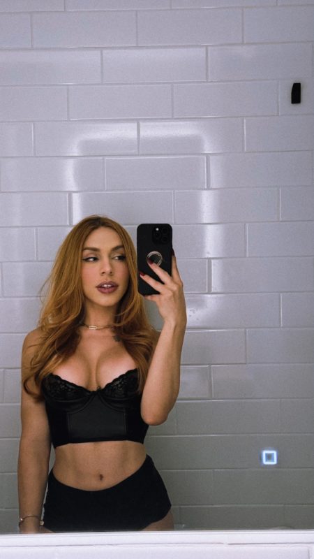 Larissa Ginger 55