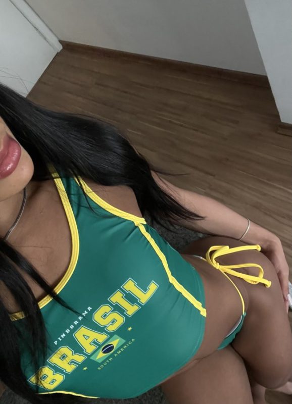 Rhiana Lira 5