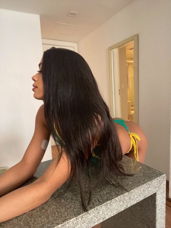 Rhiana Lira 4