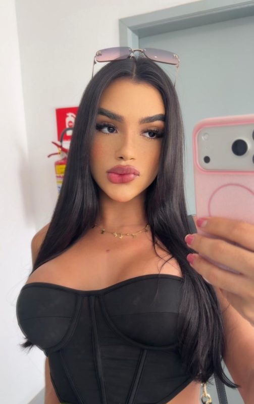 Emanuelle Martins 22