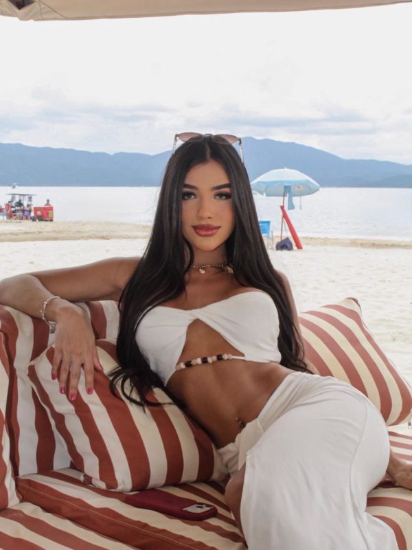 Emanuelle Martins 10