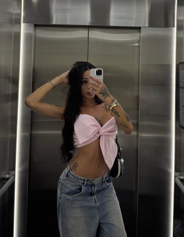 Jade Oliveira 25