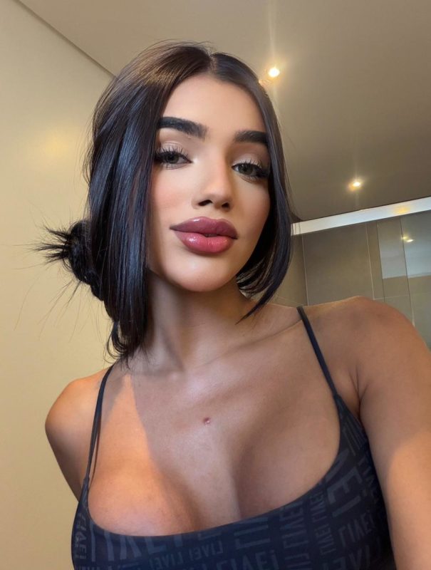 Emanuelle Martins 8