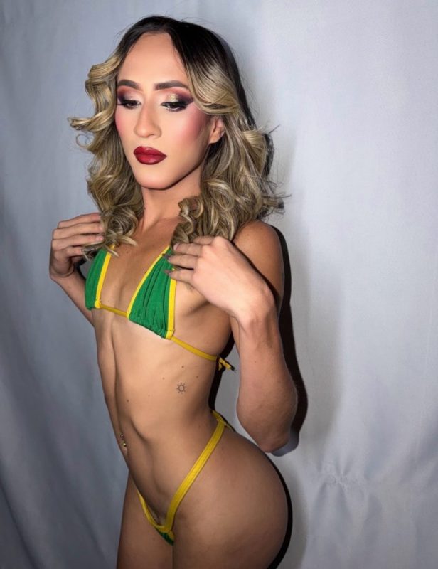 Lara Silva 54