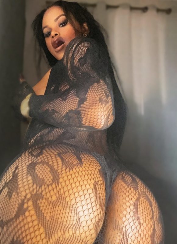 Mellyssa Fernandes 36