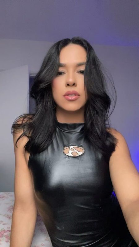 Mirella Queiroz 26