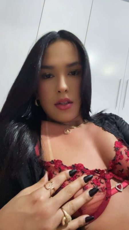 Mirella Queiroz 21