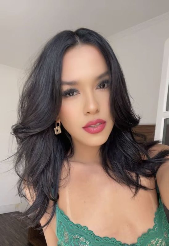 Mirella Queiroz 13