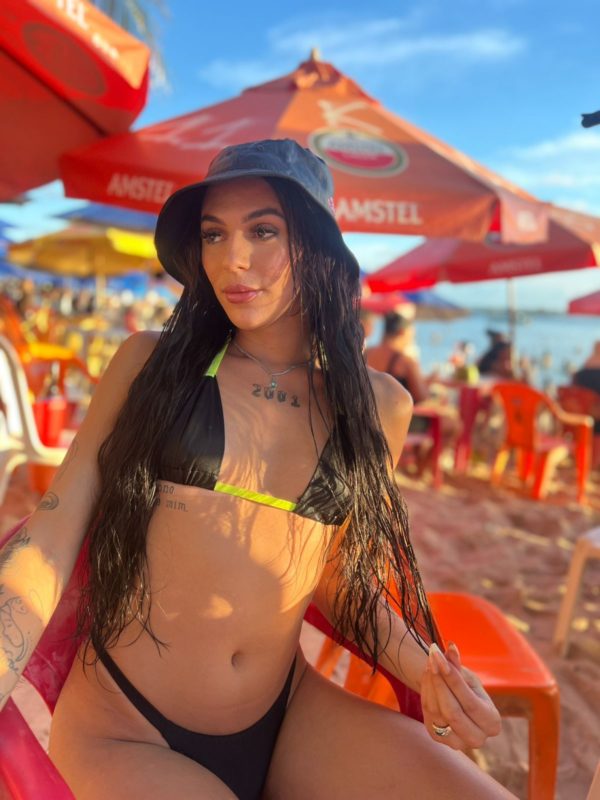 Alice Moura 28