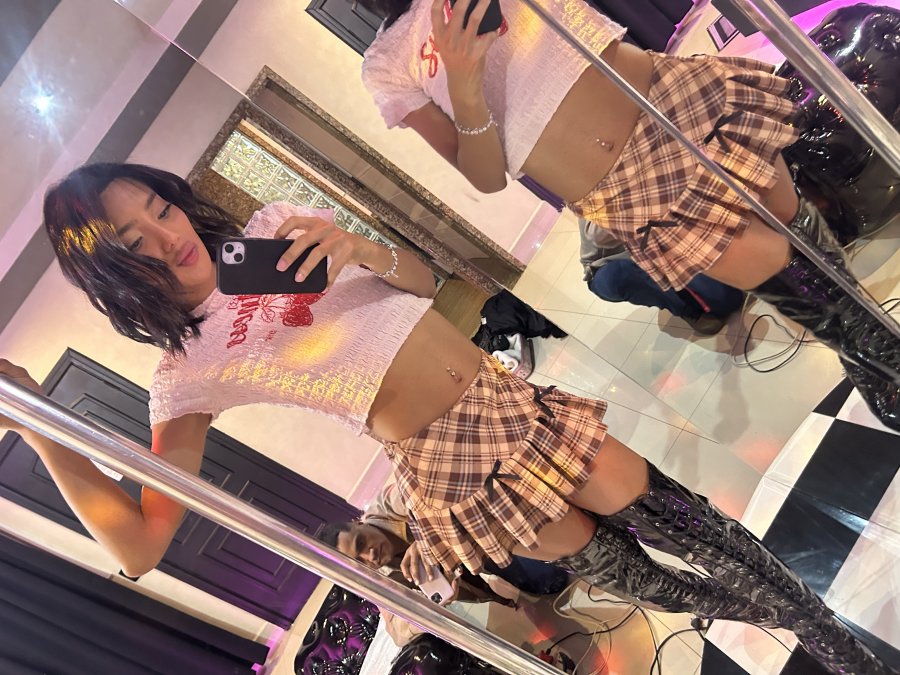Laura XLL 20