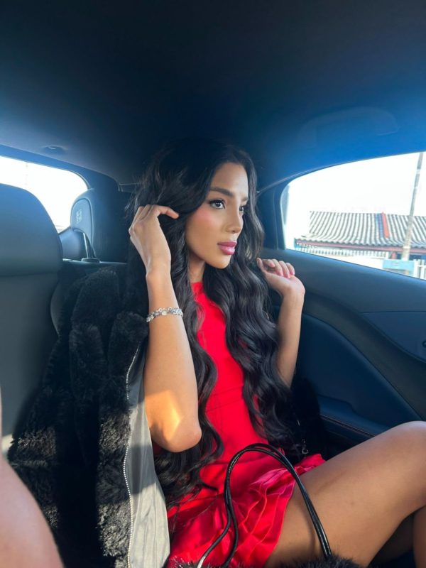 Laura XLL 1