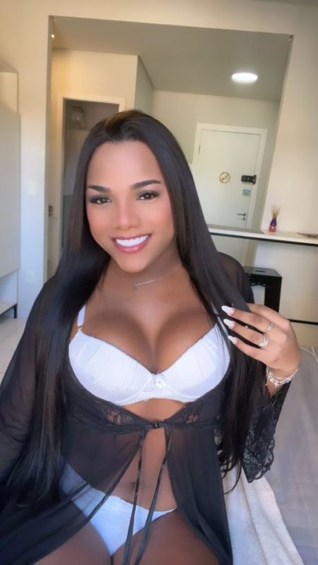 Isabella Fontana 1