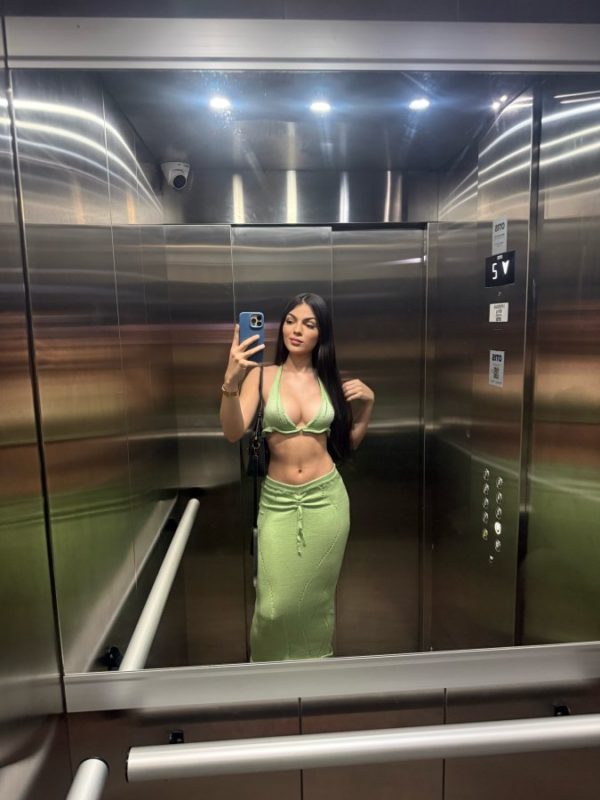 Mell Oliveira 10