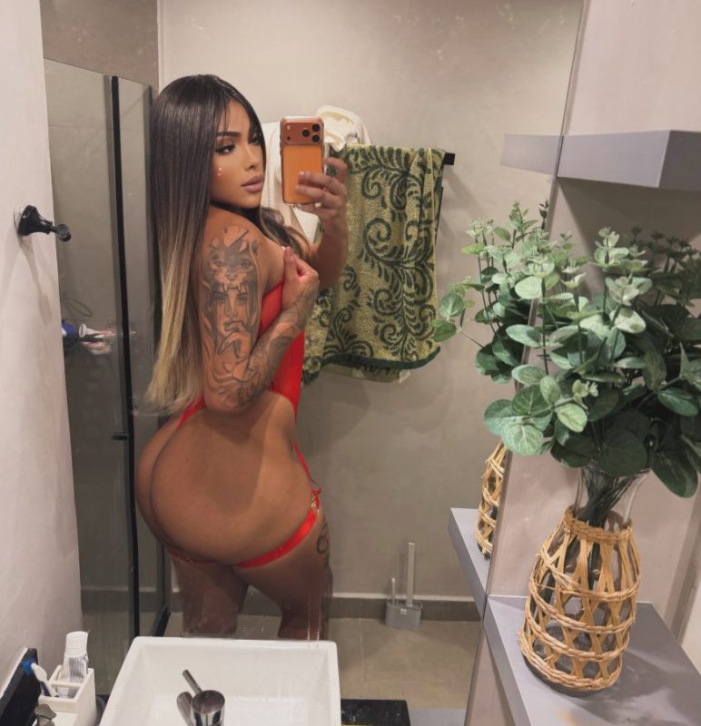 Julhya Santos 1