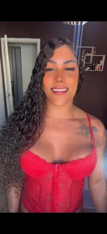Ariely Bastos 2