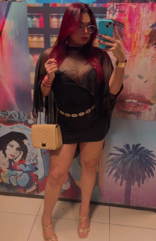 Selena 27