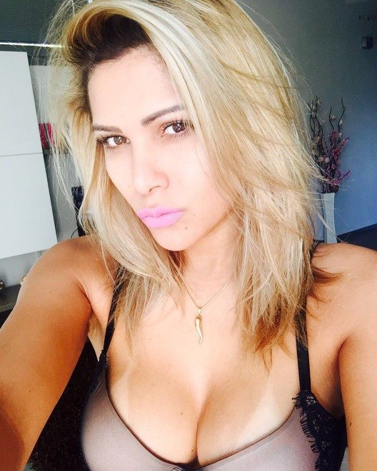 Agatha Victória 26