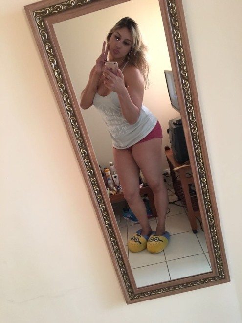 Nicole Almeida 59