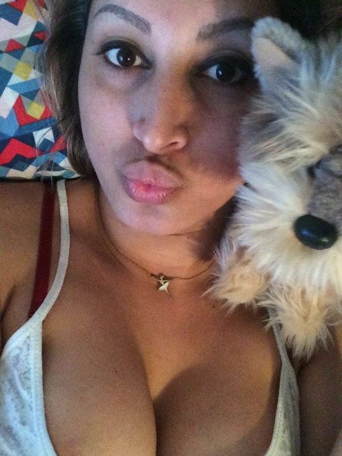 Nicole Almeida 50